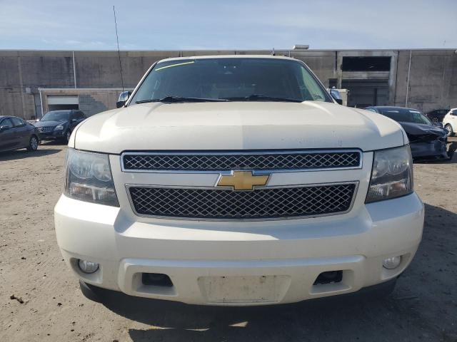 3GNTKGE79DG265935 - 2013 CHEVROLET AVALANCHE LTZ WHITE photo 5