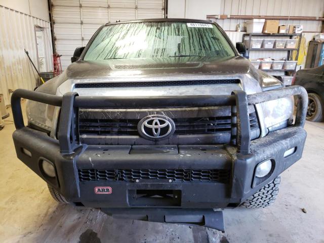 5TFDW5F13EX349021 - 2014 TOYOTA TUNDRA CREWMAX SR5 GRAY photo 5