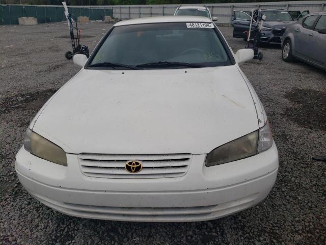 4T1BG22K2VU807923 - 1997 TOYOTA CAMRY CE WHITE photo 5