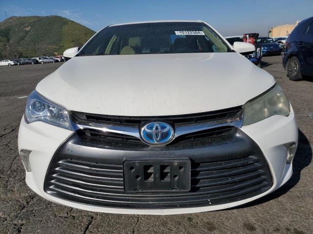 4T1BD1FK0FU143118 - 2015 TOYOTA CAMRY HYBRID WHITE photo 5