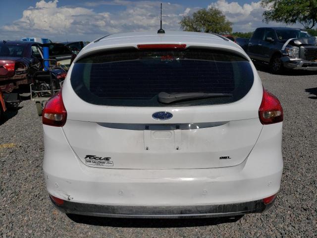 1FADP3M22JL201916 - 2018 FORD FOCUS SEL WHITE photo 6