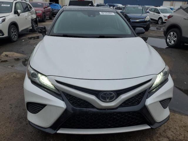4T1B61HK0KU269500 - 2019 TOYOTA CAMRY XSE Белый фото 5