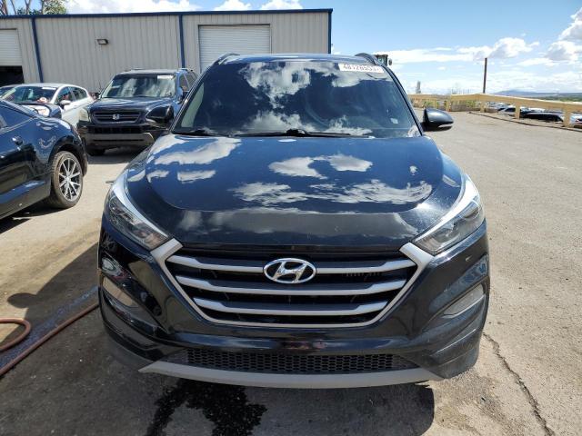 KM8J33A28JU786827 - 2018 HYUNDAI TUCSON VALUE BLACK photo 5