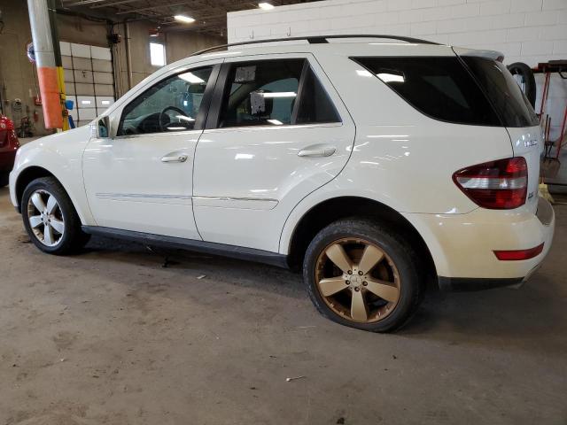 4JGBB8GB1BA695428 - 2011 MERCEDES-BENZ ML 350 4MATIC WHITE photo 2