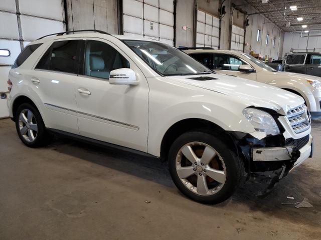 4JGBB8GB1BA695428 - 2011 MERCEDES-BENZ ML 350 4MATIC WHITE photo 4