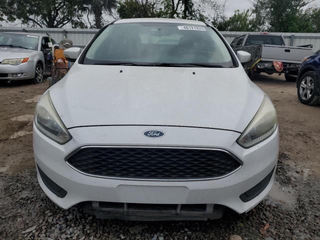 1FADP3K2XFL382242 - 2015 FORD FOCUS SE WHITE photo 5