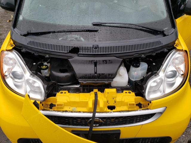 WMEEJ9AA4FK829831 - 2015 SMART FORTWO YELLOW photo 11