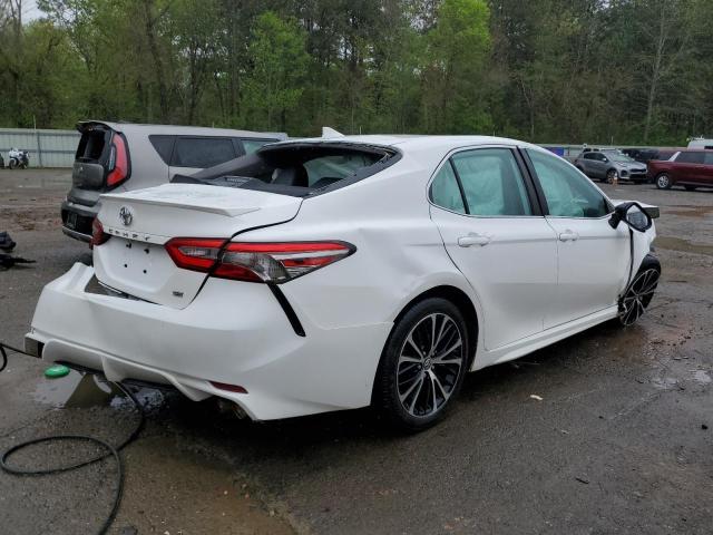 4T1B11HK8KU163956 - 2019 TOYOTA CAMRY L WHITE photo 3