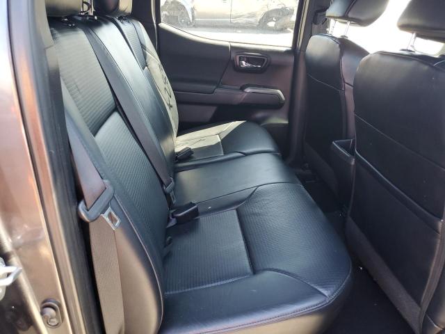 3TMCZ5AN6JM144189 - 2018 TOYOTA TACOMA DOUBLE CAB 灰色 照片 10