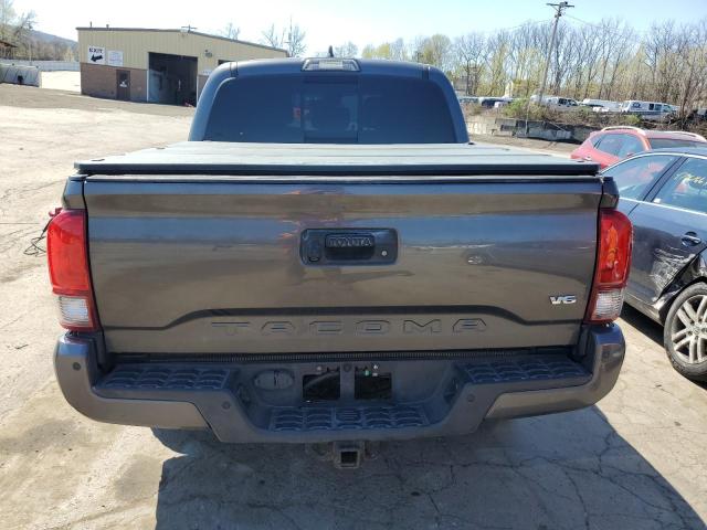 3TMCZ5AN6JM144189 - 2018 TOYOTA TACOMA DOUBLE CAB 灰色 照片 6