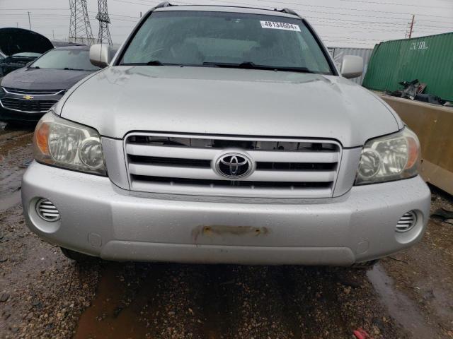 JTEDD21A640099692 - 2004 TOYOTA HIGHLANDER SILVER photo 5