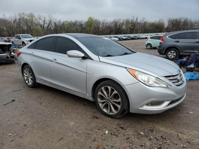 5NPEC4AB5DH730855 - 2013 HYUNDAI SONATA SE SILVER photo 4