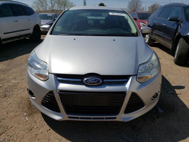 1FAHP3H23CL460896 - 2012 FORD FOCUS SEL SILVER photo 5