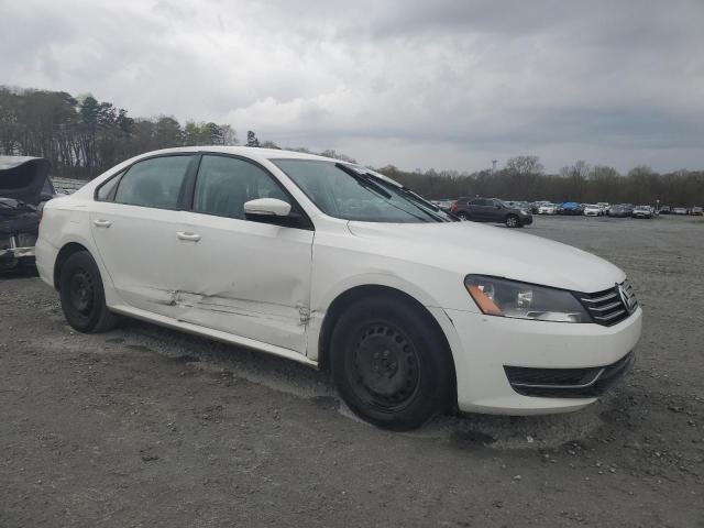 1VWAP7A3XDC038483 - 2013 VOLKSWAGEN PASSAT S WHITE photo 4