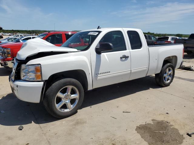 1GCRCREA9BZ439216 - 2011 CHEVROLET SILVERADO C1500  LS WHITE photo 1