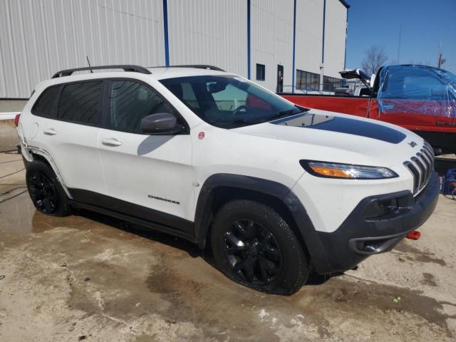 1C4PJMBS3GW242693 - 2016 JEEP CHEROKEE TRAILHAWK WHITE photo 4