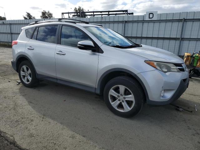 2T3RFREV9EW206063 - 2014 TOYOTA RAV4 XLE SILVER photo 4