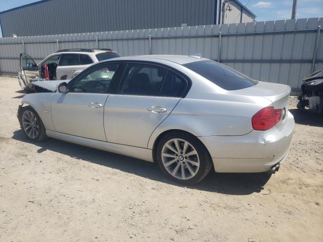 WBAPH7C5XBE462124 - 2011 BMW 328 I SILVER photo 2