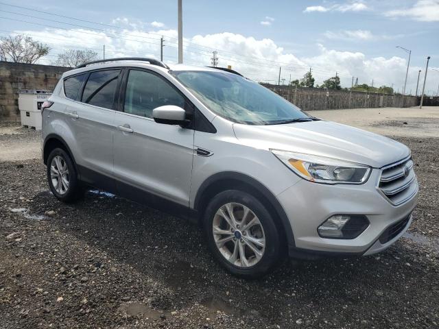 1FMCU9GDXJUC69093 - 2018 FORD ESCAPE SE SILVER photo 4