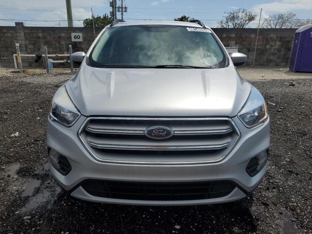 1FMCU9GDXJUC69093 - 2018 FORD ESCAPE SE SILVER photo 5