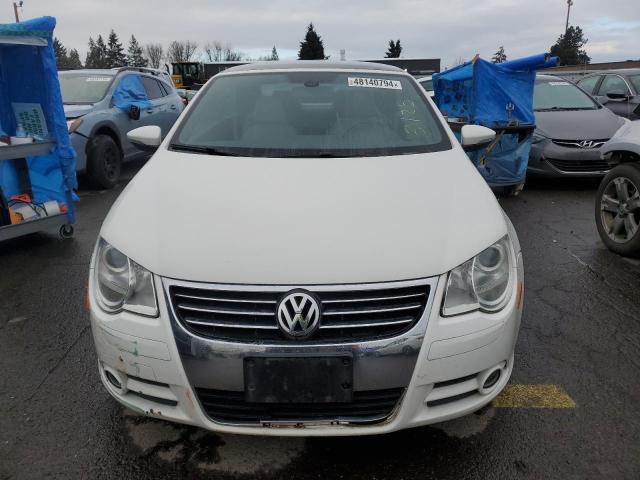 WVWFA7AH1BV002026 - 2011 VOLKSWAGEN EOS LUX 白色 照片 5