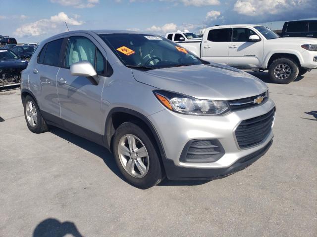 KL7CJKSB7LB314786 - 2020 CHEVROLET TRAX LS SILVER photo 4