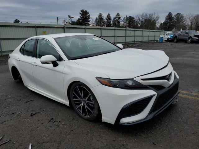 4T1G11BK5PU081172 - 2023 TOYOTA CAMRY SE NIGHT SHADE WHITE photo 4