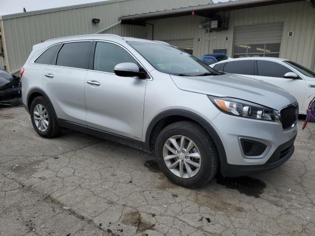 5XYPGDA33JG400883 - 2018 KIA SORENTO LX SILVER photo 4