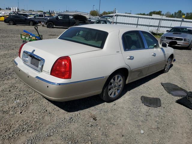 1LNHM83WX4Y652729 - 2004 LINCOLN TOWN CAR ULTIMATE WHITE photo 3