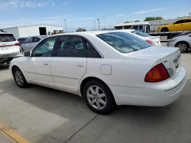 4T1BF28B6YU006197 - 2000 TOYOTA AVALON XL WHITE photo 2