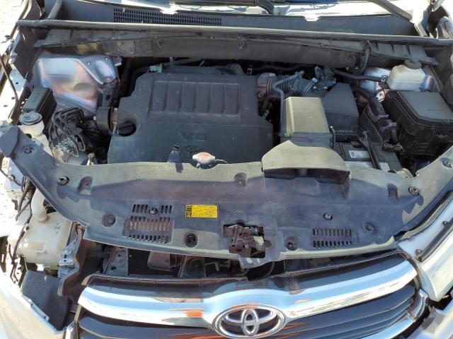 5TDKKRFH8GS157111 - 2016 TOYOTA HIGHLANDER XLE SILVER photo 12