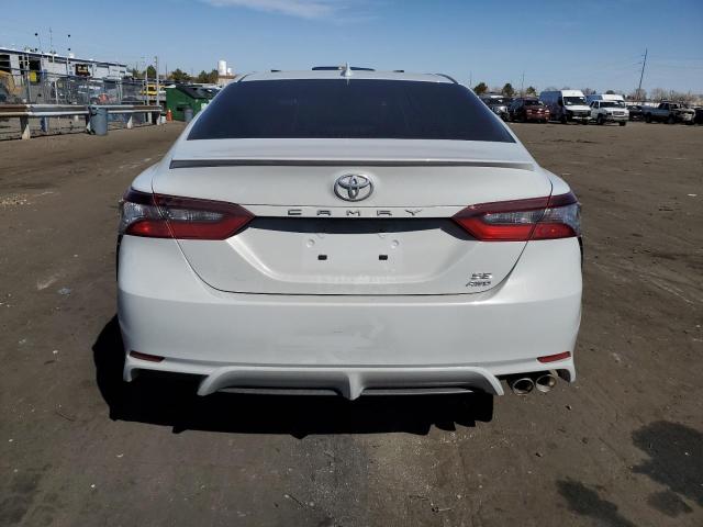 4T1G11BK6RU116692 - 2024 TOYOTA CAMRY SE NIGHT SHADE WHITE photo 6
