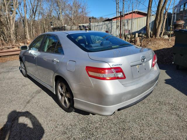 4T1BF3EK2AU065117 - 2010 TOYOTA CAMRY BASE SILVER photo 3