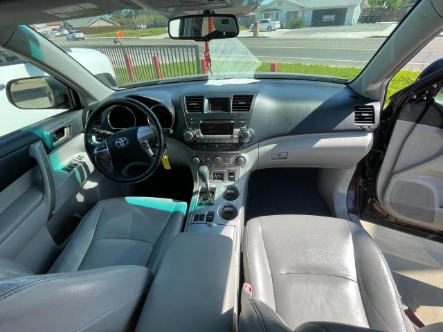 5TDZK3EH7BS039590 - 2011 TOYOTA HIGHLANDER BASE Marron photo 9
