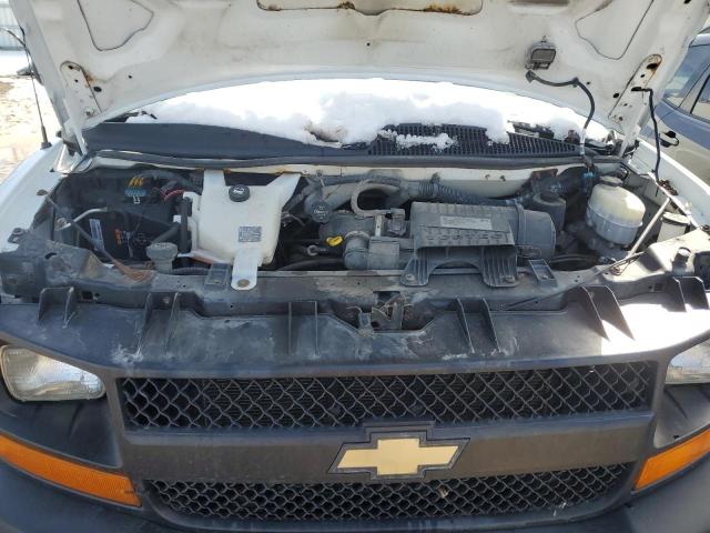 1GCWGBFF8G1175100 - 2016 CHEVROLET EXPRESS G2 WHITE photo 12