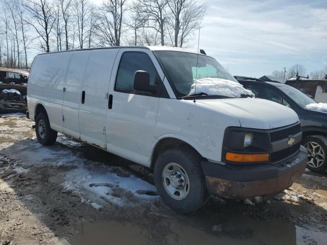 1GCWGBFF8G1175100 - 2016 CHEVROLET EXPRESS G2 WHITE photo 4