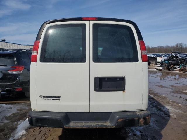 1GCWGBFF8G1175100 - 2016 CHEVROLET EXPRESS G2 WHITE photo 6