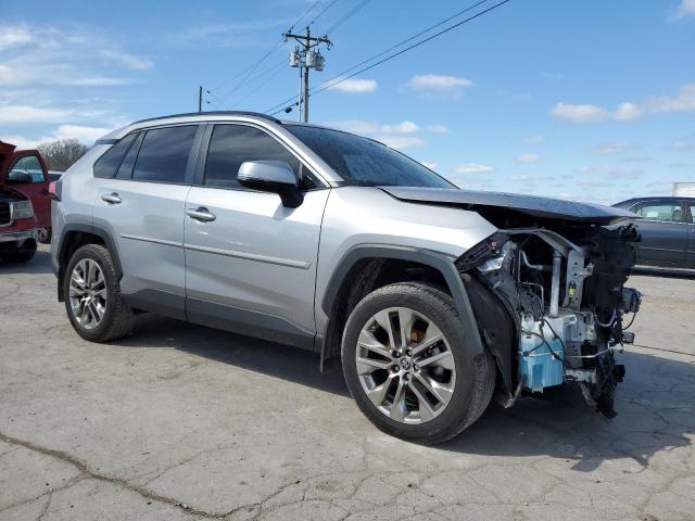 JTMC1RFV9KD037254 - 2019 TOYOTA RAV4 XLE PREMIUM SILVER photo 4