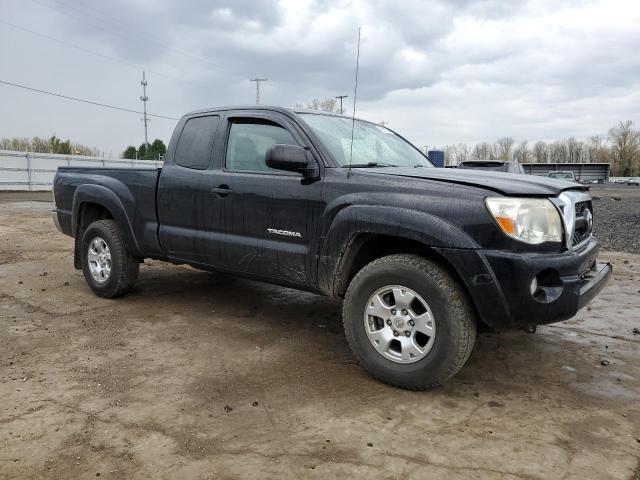 5TFTU4GN0BX003064 - 2011 TOYOTA TACOMA PRERUNNER ACCESS CAB BLACK photo 4
