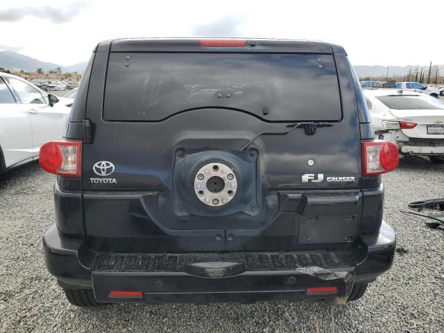 JTEBU11F670047562 - 2007 TOYOTA FJ CRUISER BLACK photo 6