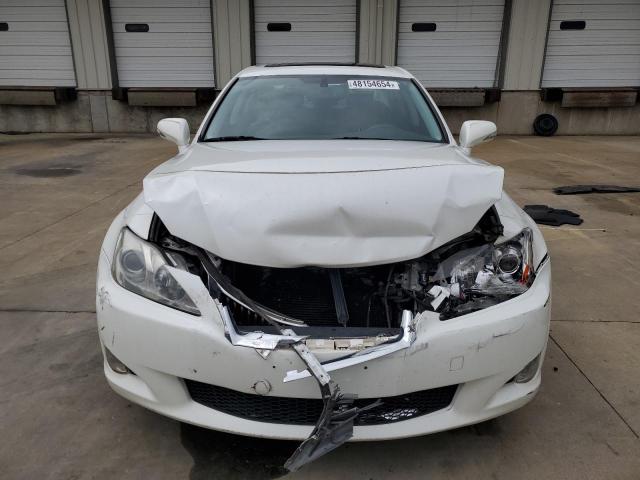 JTHCF5C22A5042632 - 2010 LEXUS IS 250 WHITE photo 5