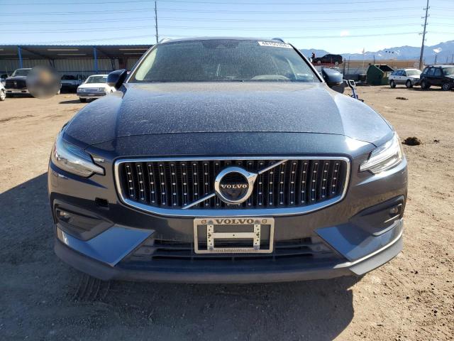 YV4102WK6L1042595 - 2020 VOLVO V60 CROSS T5 MOMENTUM BLUE photo 5