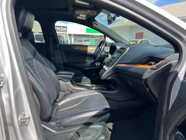 5LMCJ3D9XHUL46445 - 2017 LINCOLN MKC RESERVE SILVER photo 5