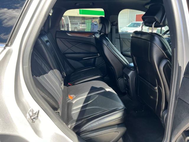 5LMCJ3D9XHUL46445 - 2017 LINCOLN MKC RESERVE SILVER photo 6