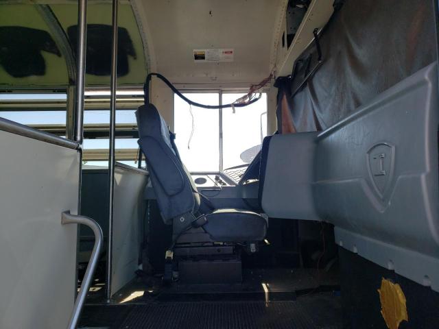 4DRAMAFM17A392141 - 2007 IC CORPORATION 3000 თეთრი ფოტო 5