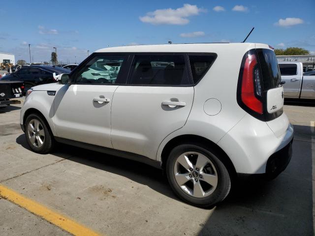 KNDJN2A29J7574929 - 2018 KIA SOUL WHITE photo 2