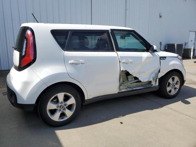 KNDJN2A29J7574929 - 2018 KIA SOUL WHITE photo 3