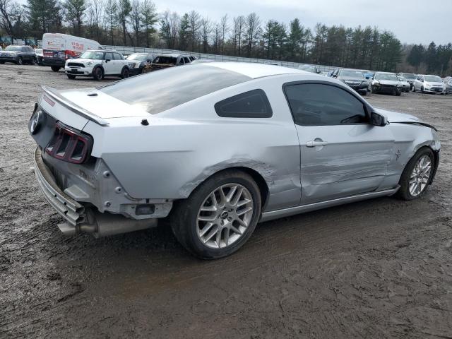 1ZVBP8AMXE5270946 - 2014 FORD MUSTANG SILVER photo 3