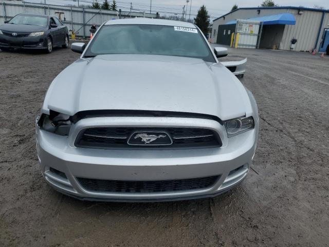 1ZVBP8AMXE5270946 - 2014 FORD MUSTANG SILVER photo 5