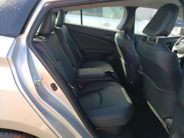 JTDKARFP9H3040196 - 2017 TOYOTA PRIUS PRIM 银色 照片 10